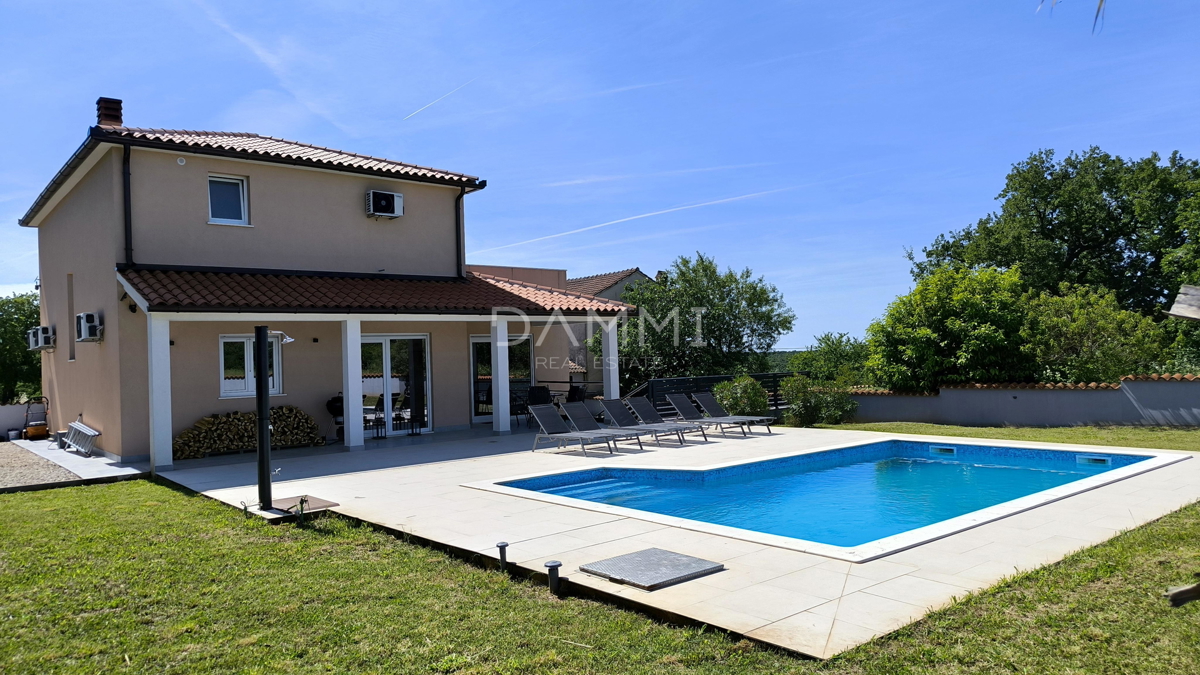 Istria. Vodnjan - villa con piscina, splendido giardino