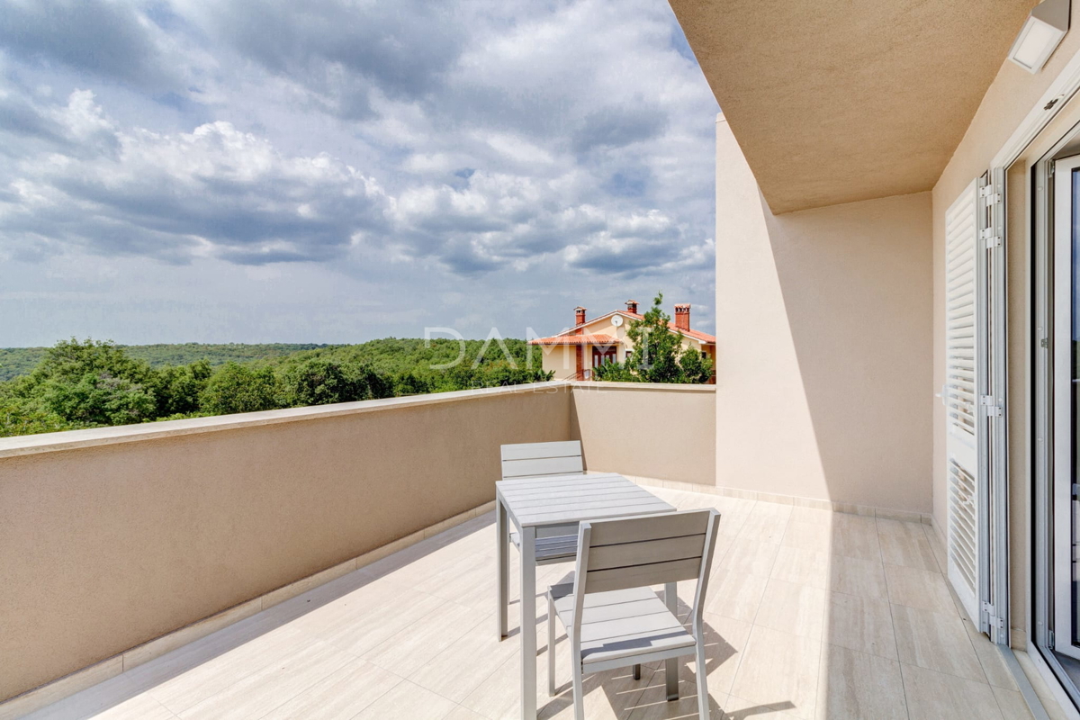 ISTRIA, LABIN - CASA MODERNA CON PISCINA