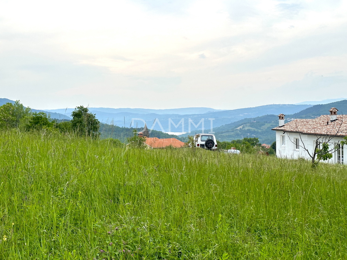 ISTRIA CENTRALE - Bellissimo terreno edificabile con vista su Butoniga