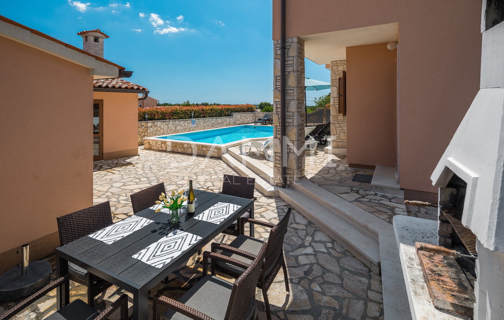 ISTRIA, BARBAN - Incantevole casa con piscina e cucina estiva