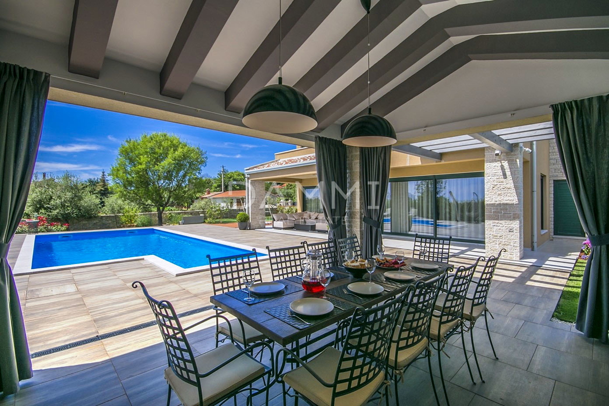 ISTRIA, SV. LOVREC - VILLA CON PISCINA