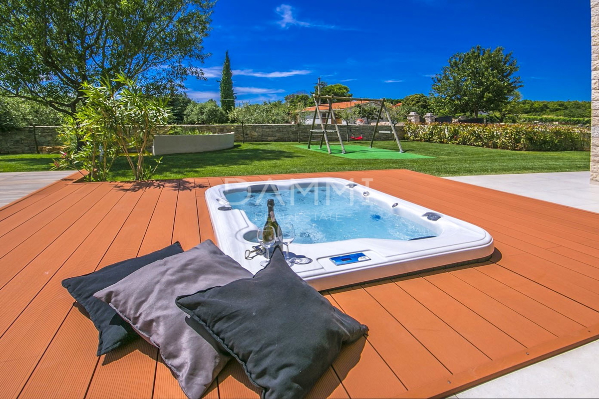 ISTRIA, SV. LOVREC - VILLA CON PISCINA