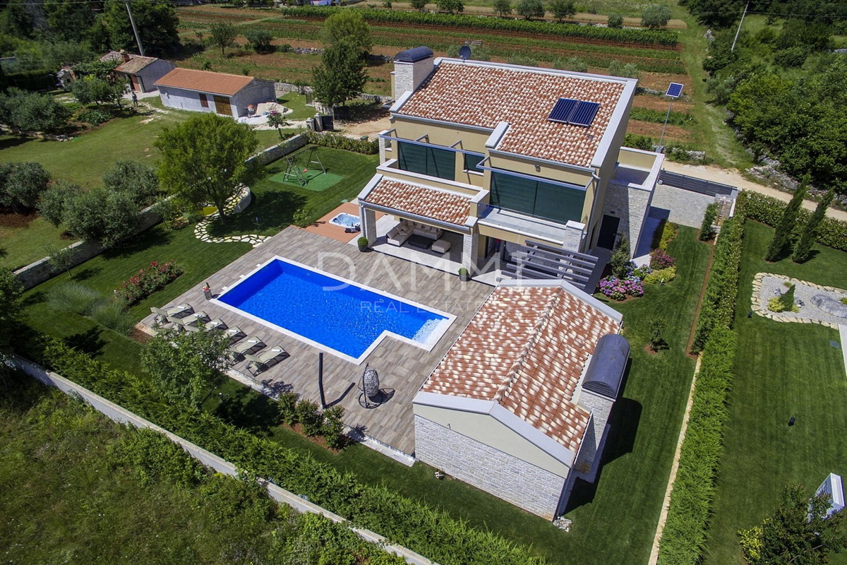 ISTRIA, SV. LOVREC - VILLA CON PISCINA