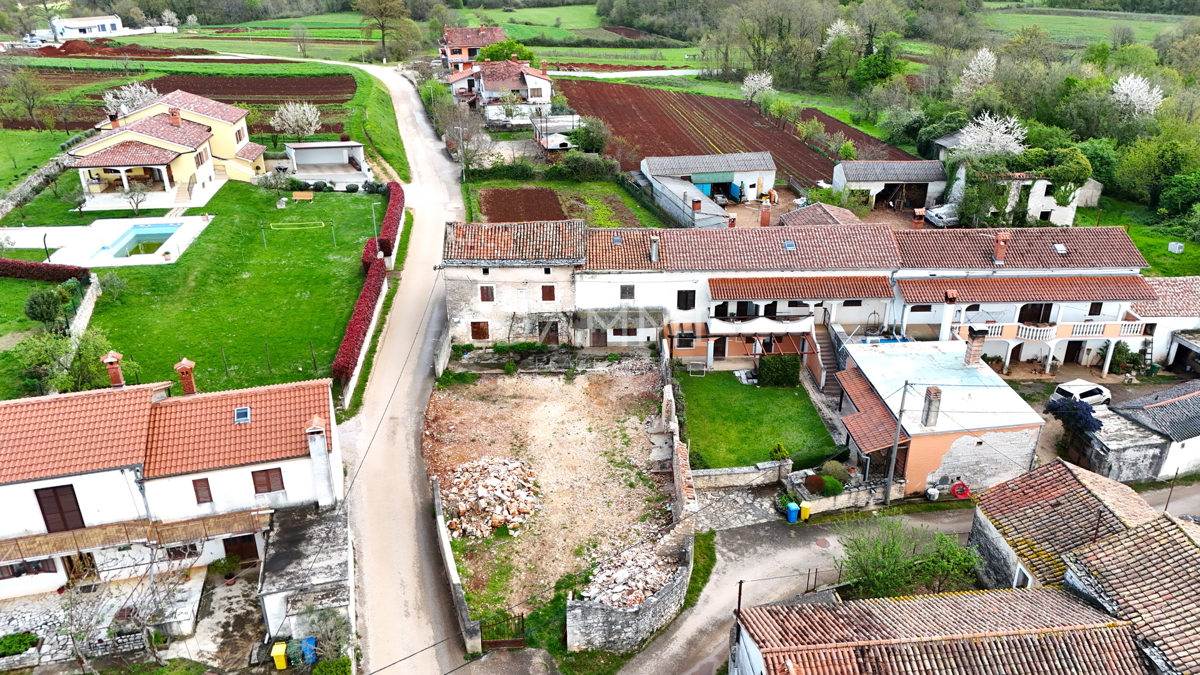 ISTRA, ŽMINJ - Casa in pietra con cortile di 500 m2