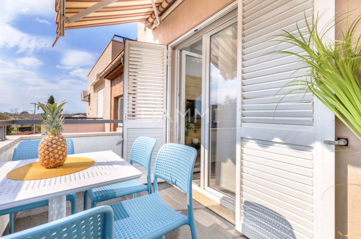 Istra, Valbandon - appartamento su due piani a 500 m dal mare