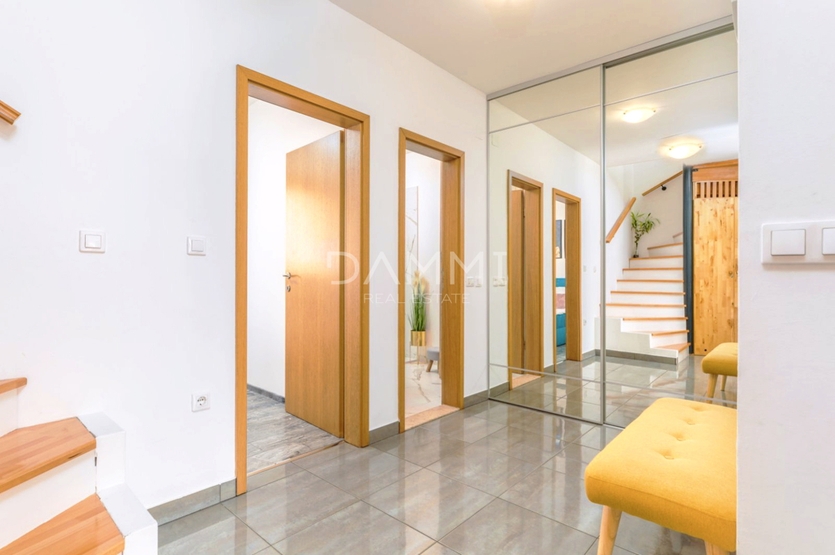 Istra, Valbandon - appartamento su due piani a 500 m dal mare