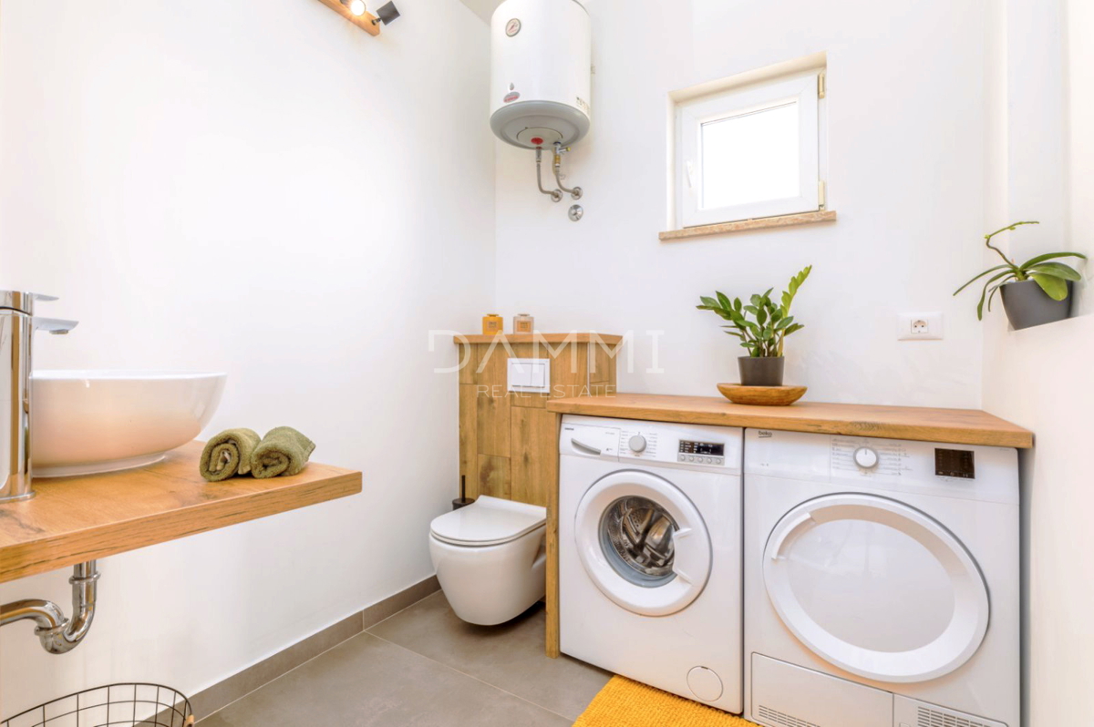 Istra, Valbandon - appartamento su due piani a 500 m dal mare