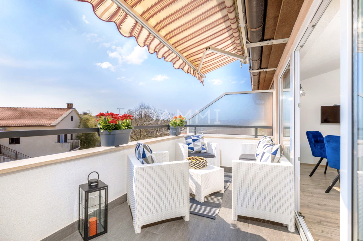 Istra, Valbandon - appartamento su due piani a 500 m dal mare