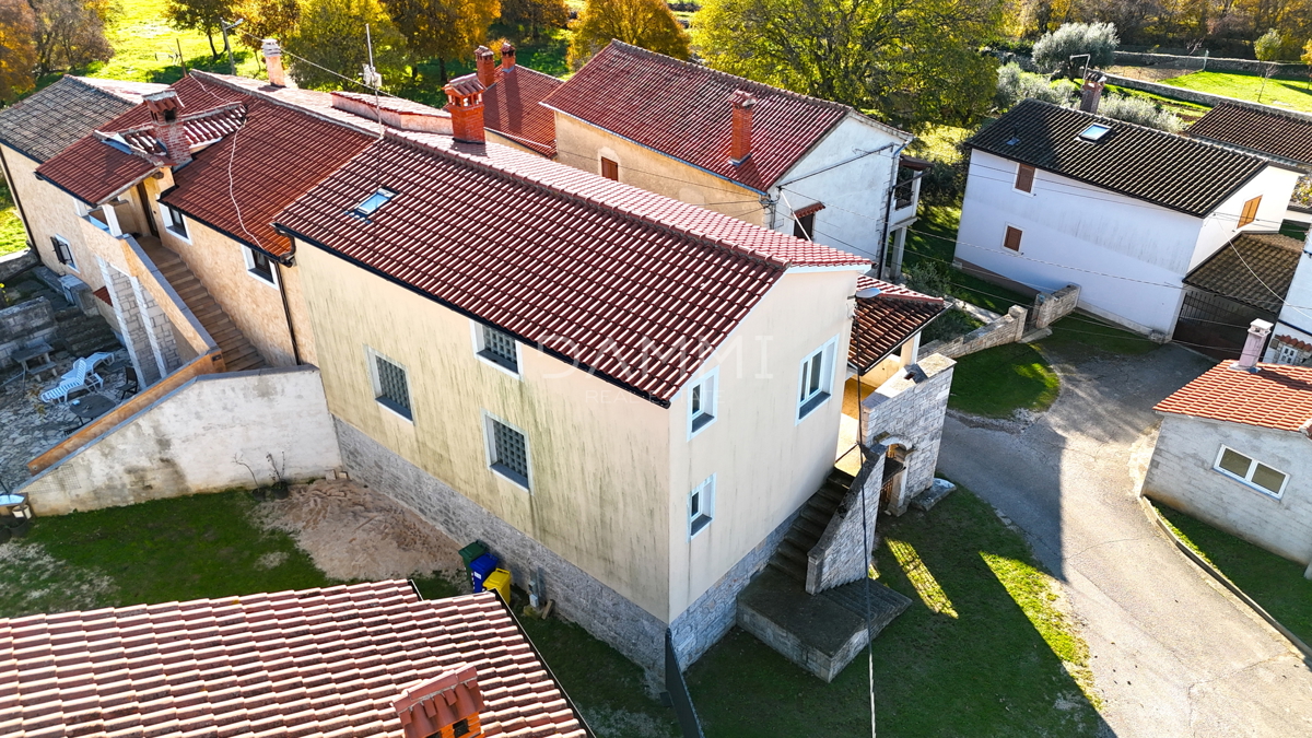 ISTRA, KANFANAR - Casa in alto grezzo in ottima posizione