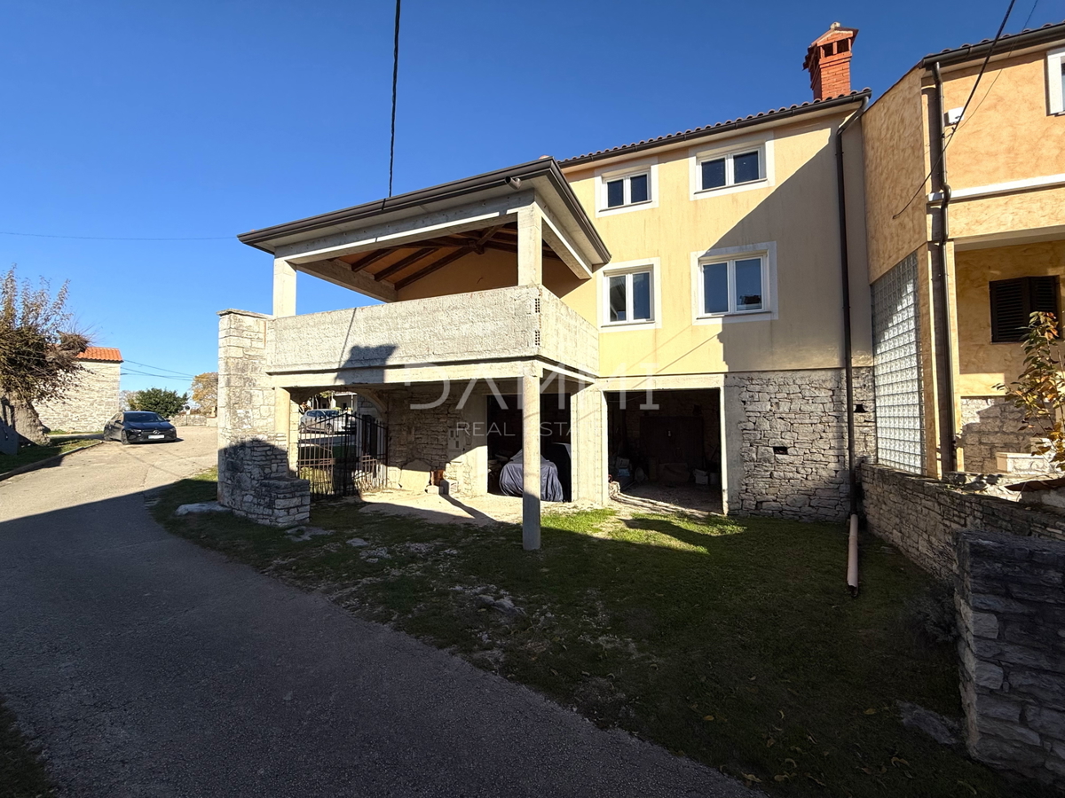 ISTRA, KANFANAR - Casa in alto grezzo in ottima posizione