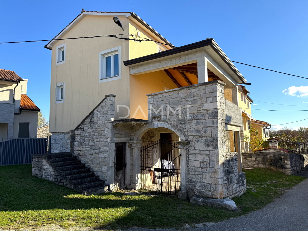 ISTRA, KANFANAR - Casa in alto grezzo in ottima posizione