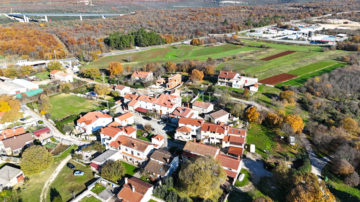 ISTRA, KANFANAR - Casa in alto grezzo in ottima posizione