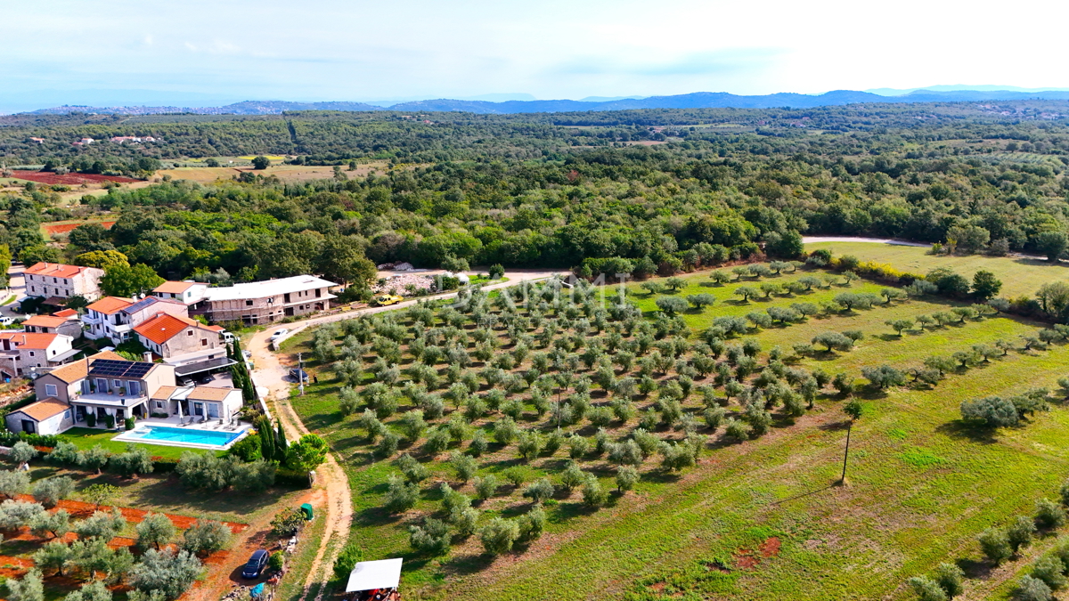 ISTRA, UMAG - Terreno edificabile a 3 km dal mare