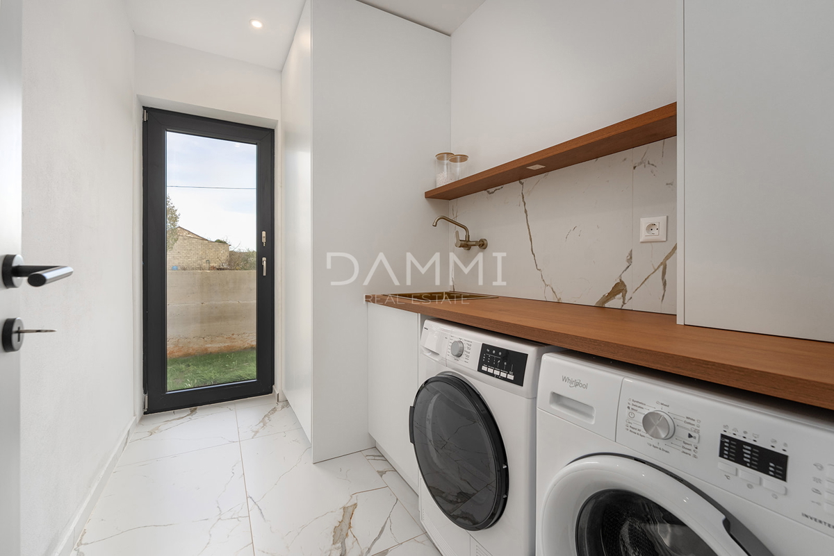 ISTRIA, ŽMINJ - Graziosa casa a un piano con piscina