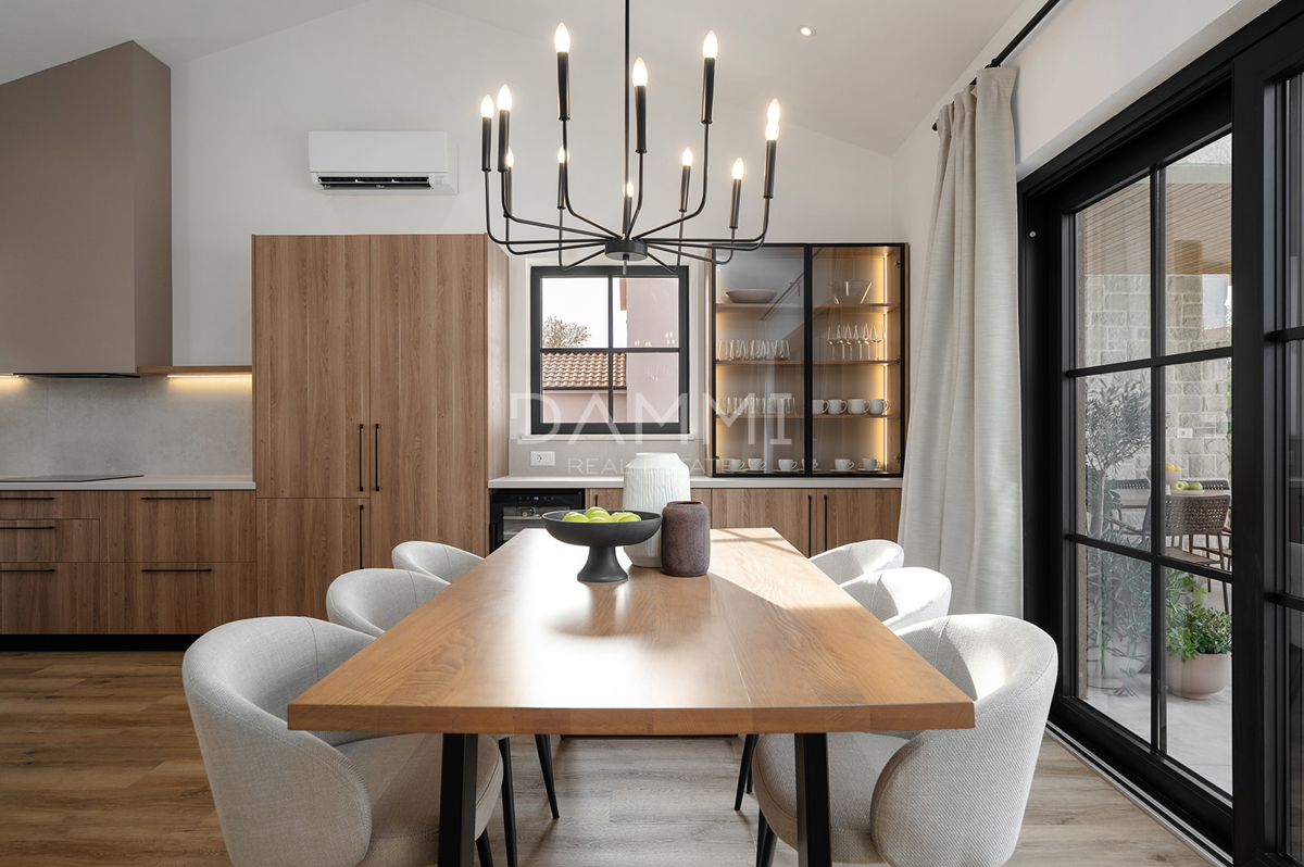 ISTRIA, ŽMINJ - Graziosa casa a un piano con piscina