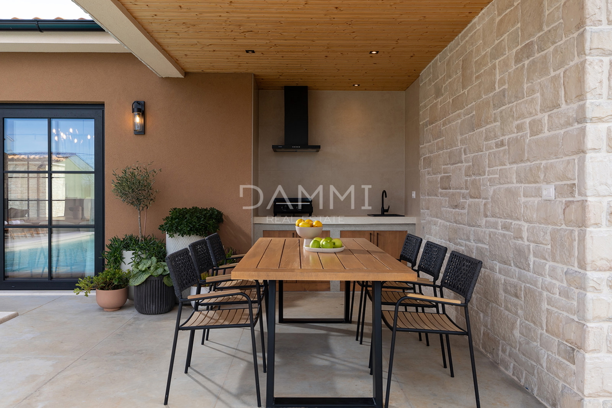 ISTRIA, ŽMINJ - Graziosa casa a un piano con piscina