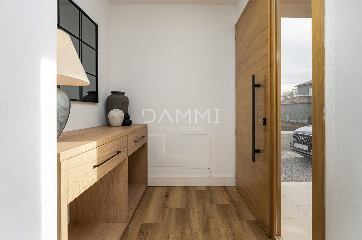 ISTRIA, ŽMINJ - Graziosa casa a un piano con piscina