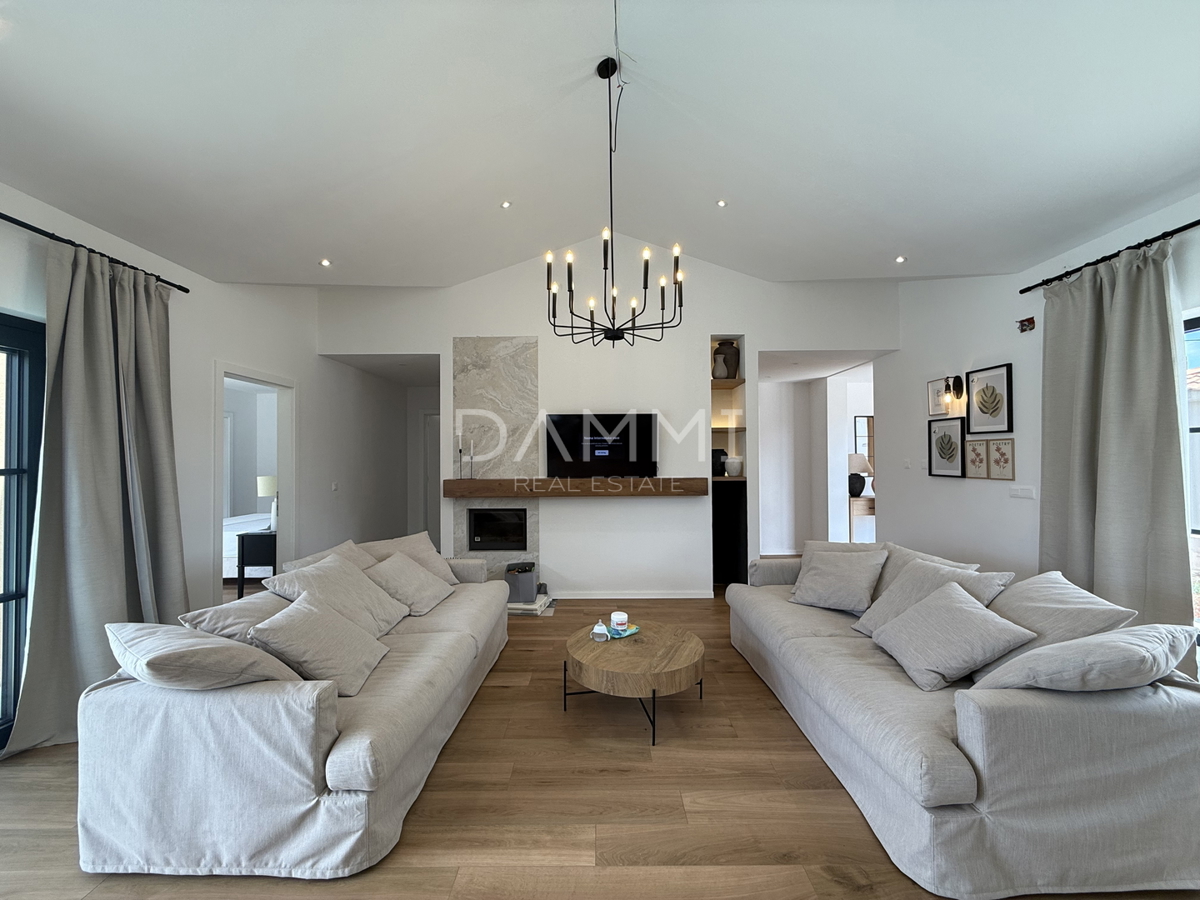 ISTRIA, ŽMINJ - Graziosa casa a un piano con piscina