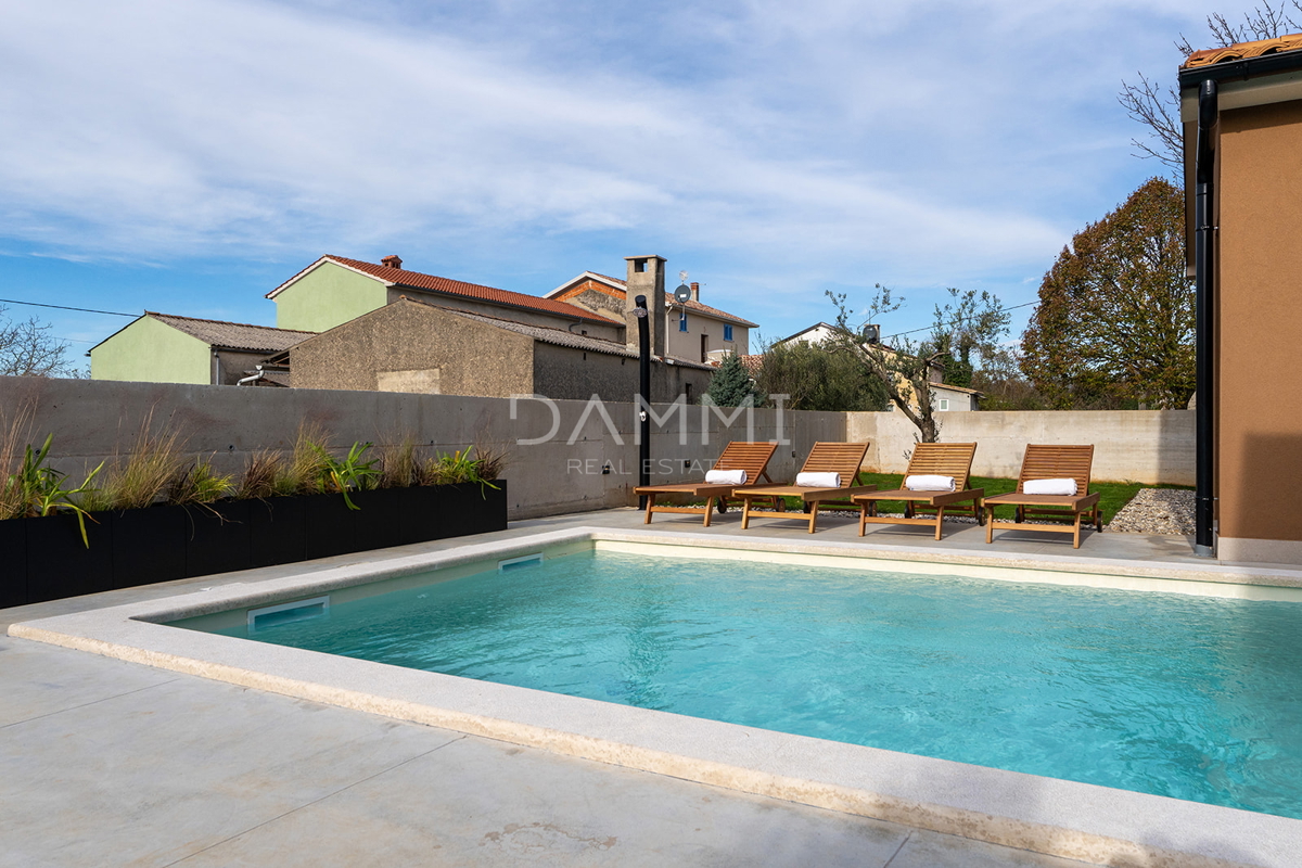 ISTRIA, ŽMINJ - Graziosa casa a un piano con piscina