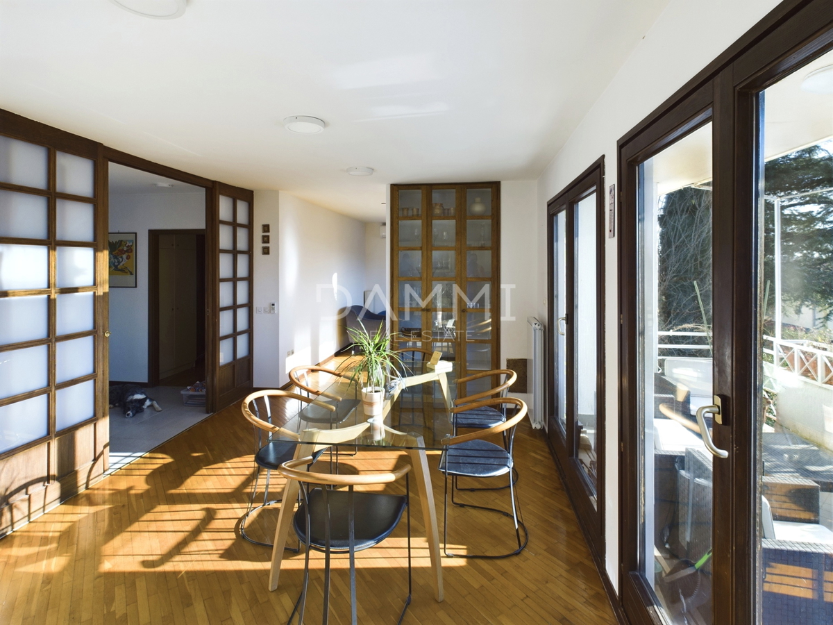 Istra, Umag - casa indipendente con appartamenti, a 100 m dalla spiaggia, vista mare