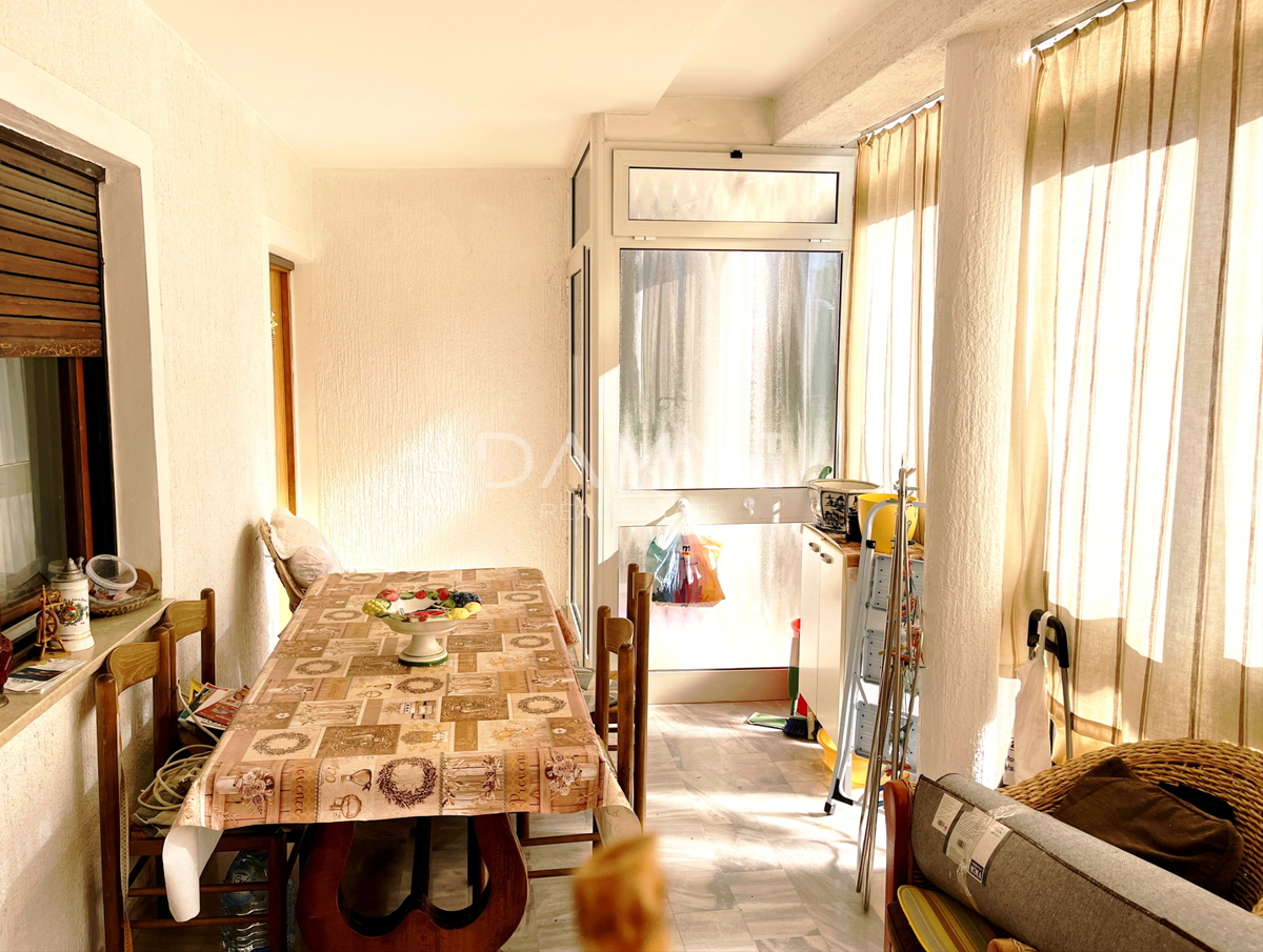 Istra, Umag - casa indipendente con appartamenti, a 100 m dalla spiaggia, vista mare