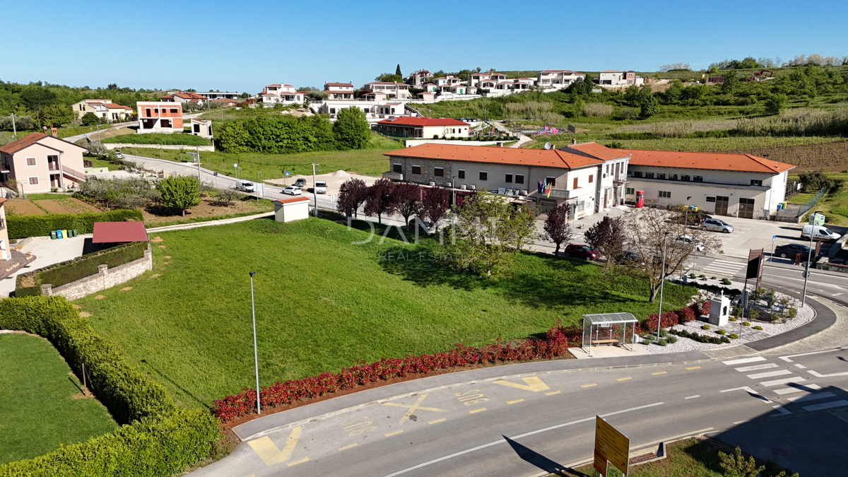 ISTRIA, VIŽINADA - Terreno edificabile di alta qualità in pieno centro ESCLUSIVO!