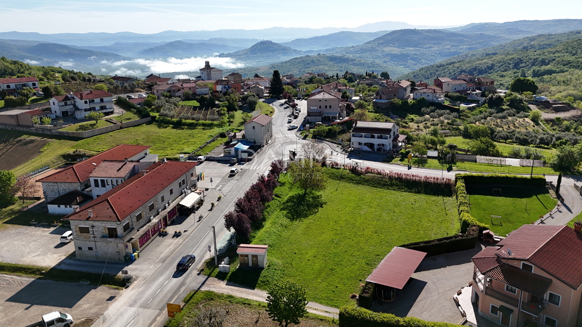 ISTRIA, VIŽINADA - Terreno edificabile di alta qualità in pieno centro ESCLUSIVO!