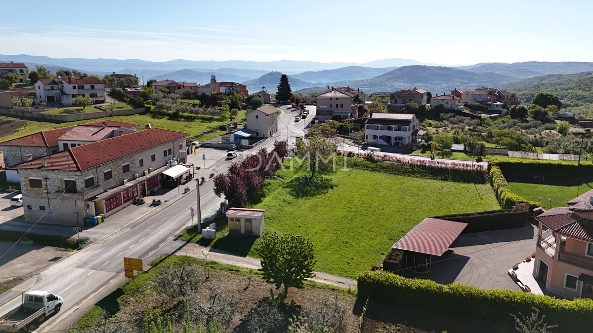 ISTRIA, VIŽINADA - Terreno edificabile di alta qualità in pieno centro ESCLUSIVO!