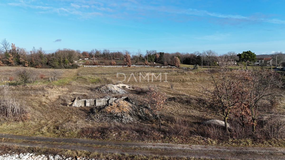 ISTRA, ŽMINJ - Terreno edificabile isolato di 1255 m2