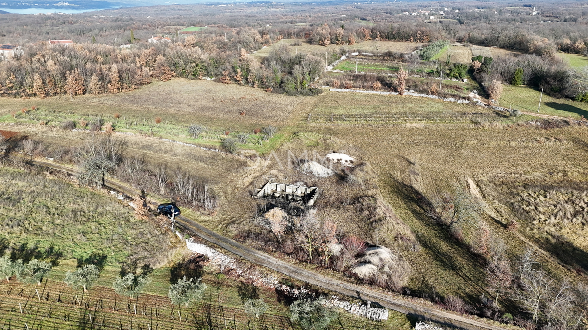 ISTRA, ŽMINJ - Terreno edificabile isolato di 1255 m2