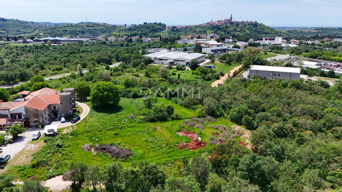 ISTRA, BUJE - Terreno edificabile di 560 m2 non lontano dal centro