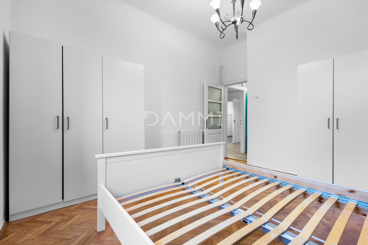 Istria, Pola, appartamento in centro, 2 camere da letto, documentazione adeguata