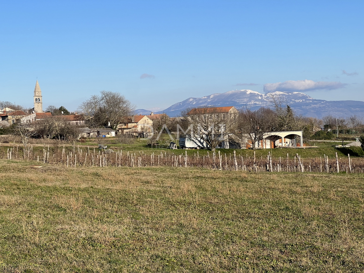 ISTRIA CENTRALE, PAZIN - Terreno edificabile 1750m2