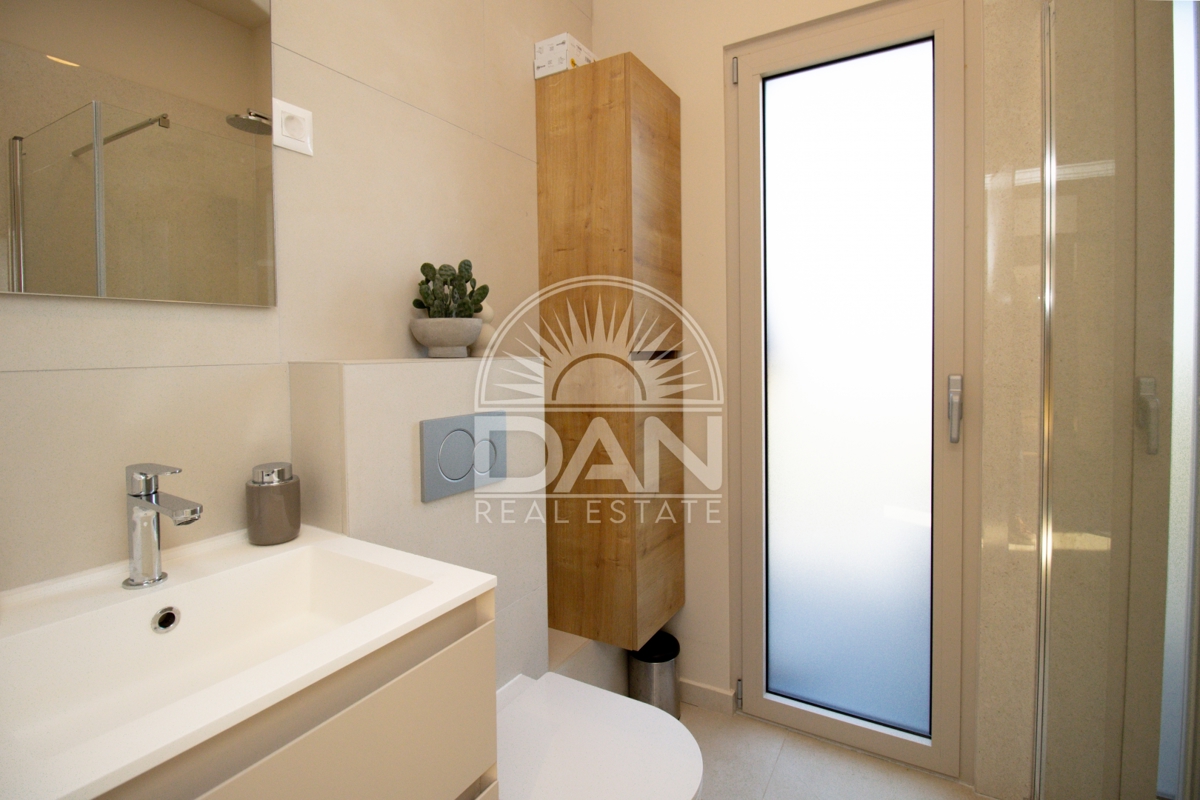 Funtana – Esclusiva! Casa moderna vicino al mare, immersa nella natura