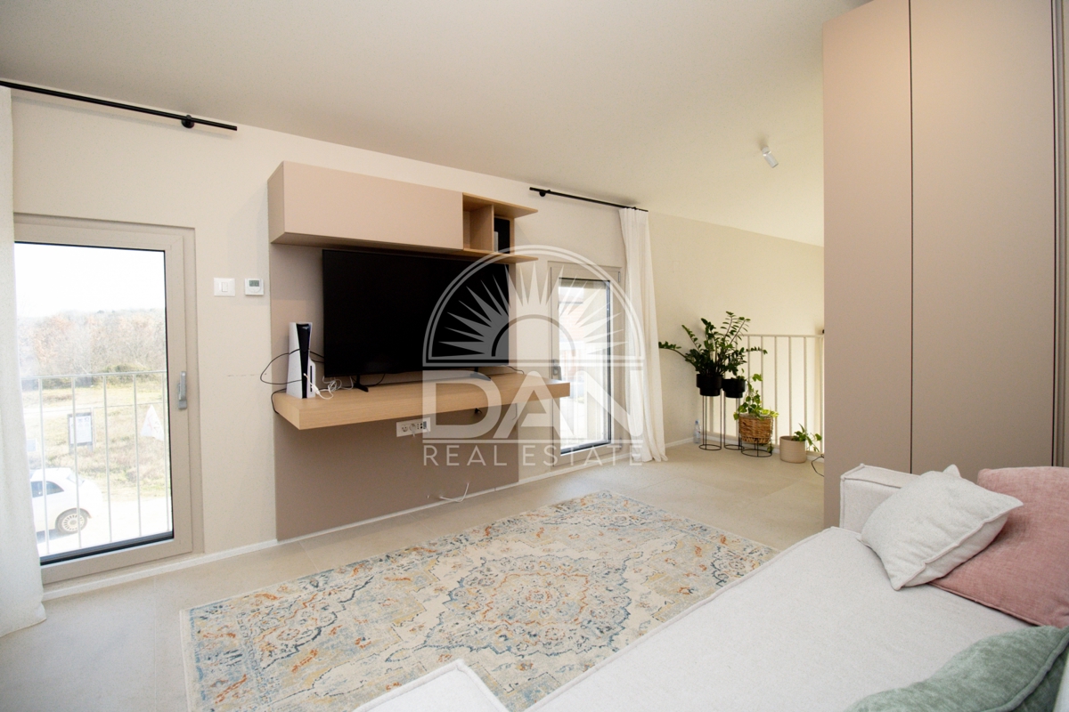 Funtana – Esclusiva! Casa moderna vicino al mare, immersa nella natura