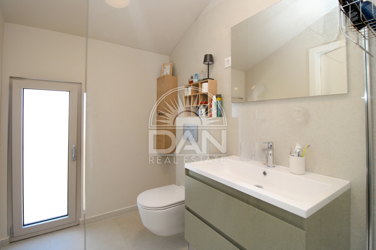 Funtana – Esclusiva! Casa moderna vicino al mare, immersa nella natura