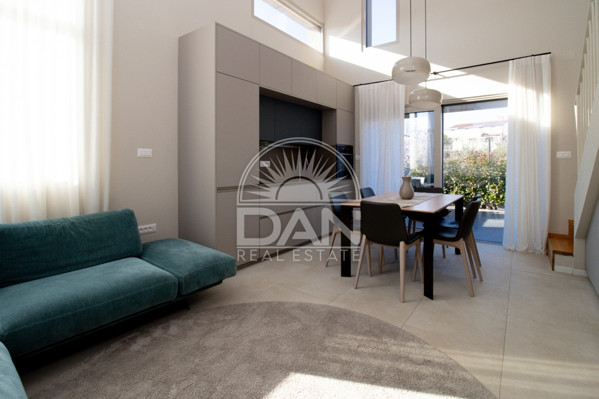 Funtana – Esclusiva! Casa moderna vicino al mare, immersa nella natura