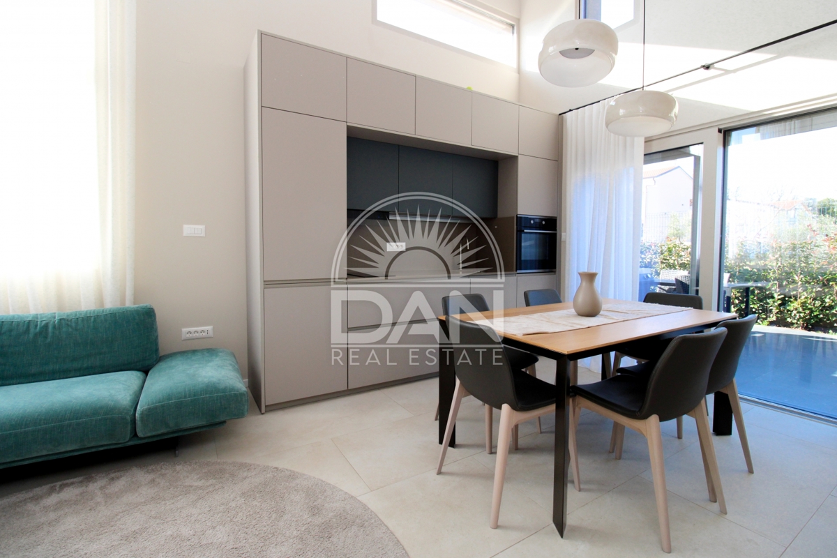 Funtana – Esclusiva! Casa moderna vicino al mare, immersa nella natura