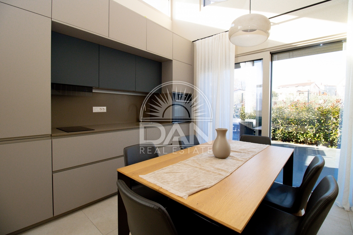 Funtana – Esclusiva! Casa moderna vicino al mare, immersa nella natura