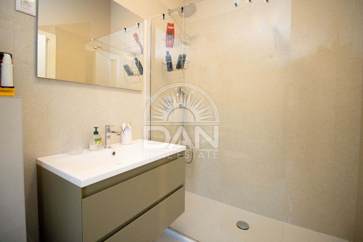 Funtana – Esclusiva! Casa moderna vicino al mare, immersa nella natura