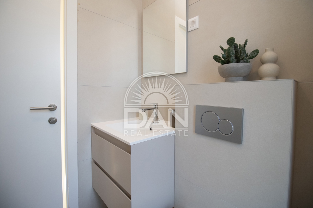 Funtana – Esclusiva! Casa moderna vicino al mare, immersa nella natura