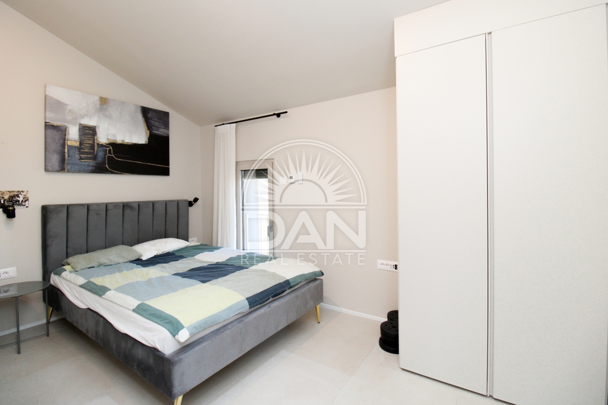 Funtana – Esclusiva! Casa moderna vicino al mare, immersa nella natura