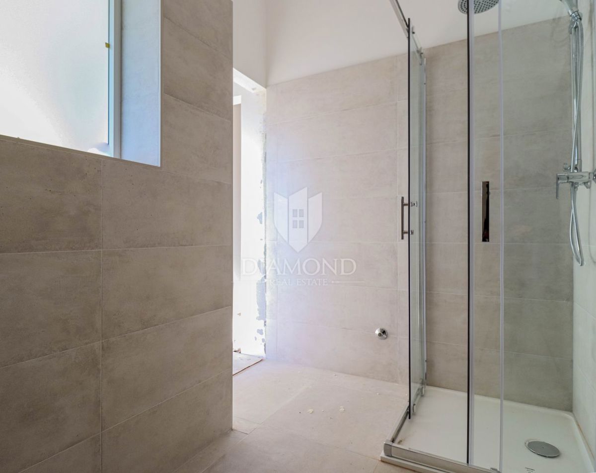 Buie, dintorni! Bellissimo nuovo appartamento in stile istriano!