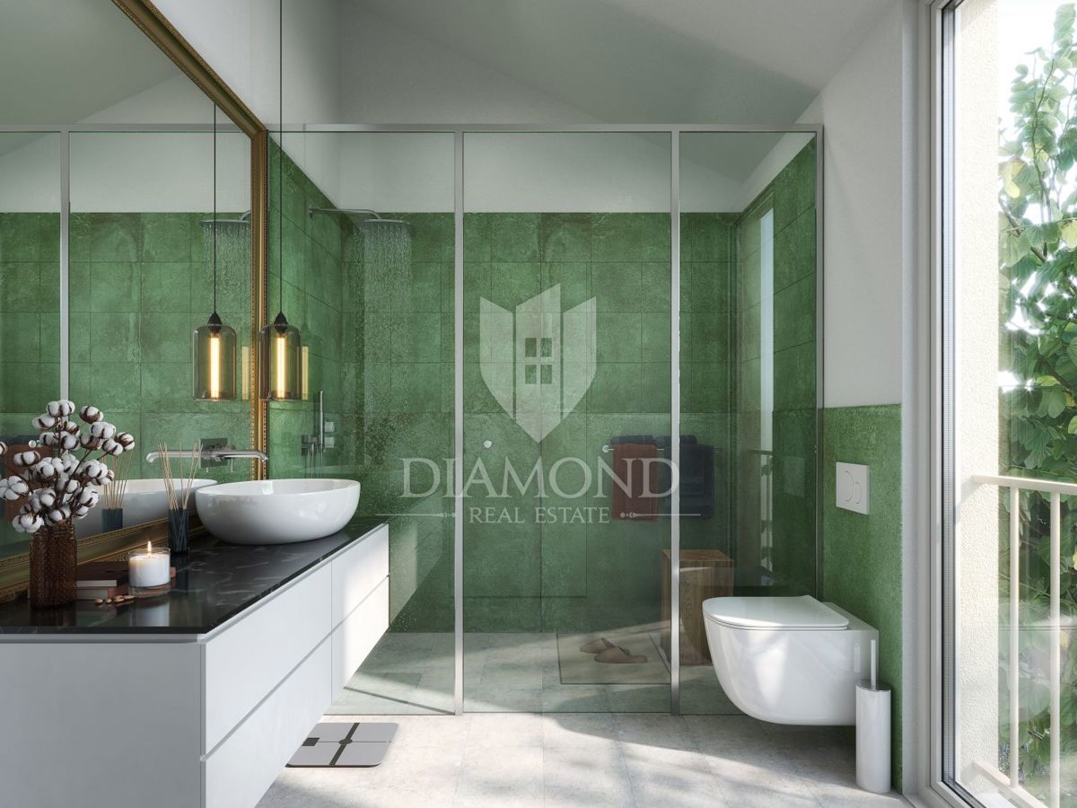 Parenzo, dintorni, terreno con progetto a 100 m dal mare!