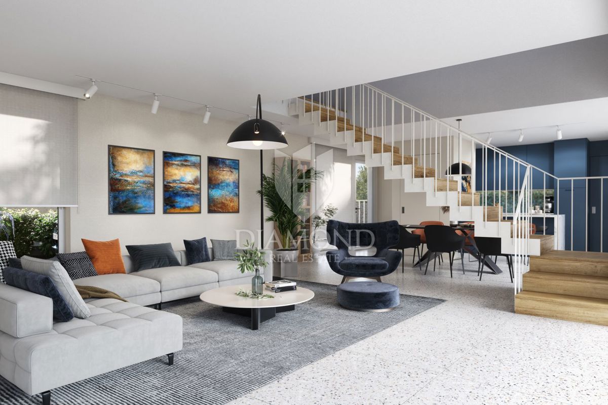 Parenzo, dintorni, terreno con progetto a 100 m dal mare!