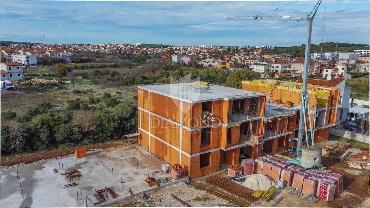 Fantastico appartamento in un nuovo edificio vicino a Pola!