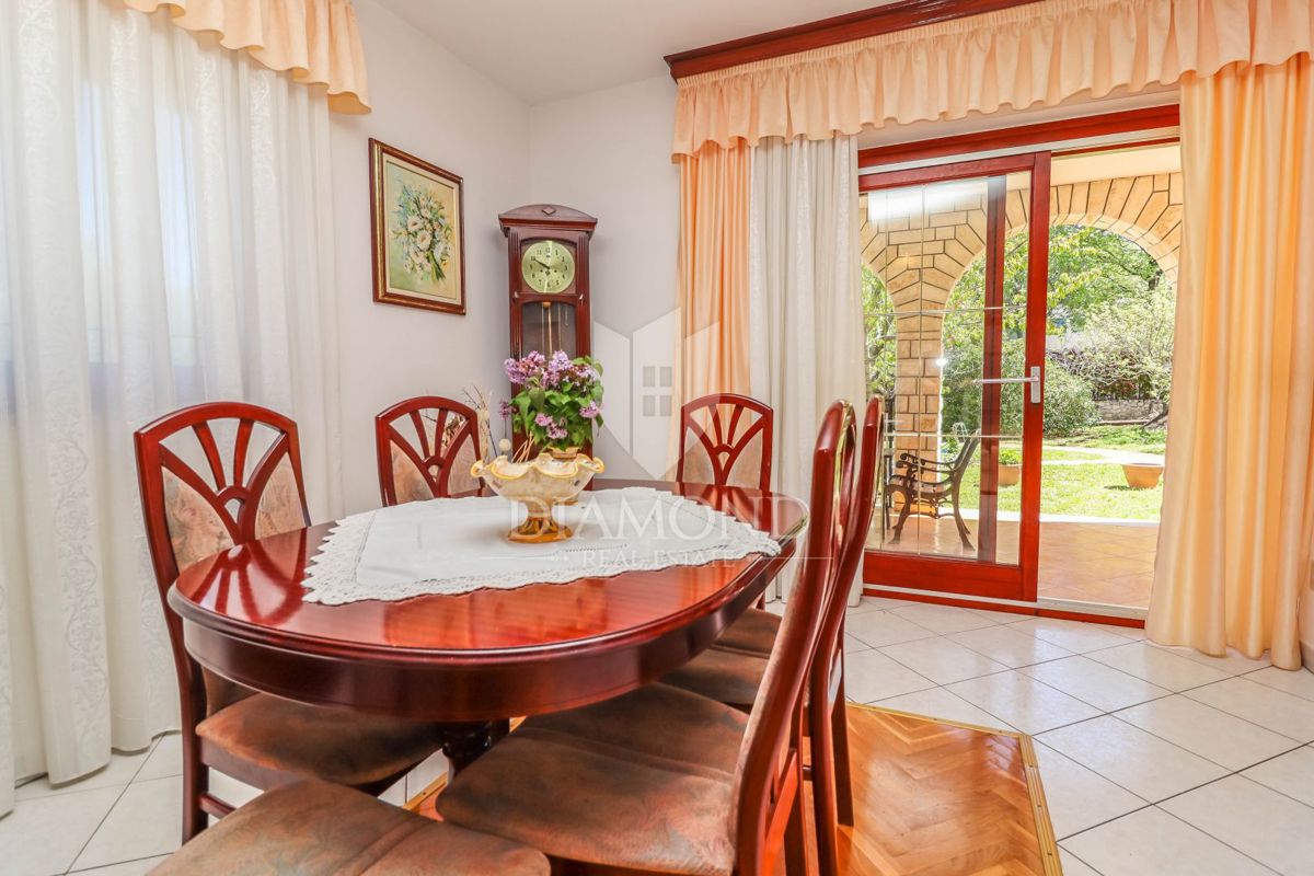 Rovigno, dintorni, bella casa con giardino vicino al mare