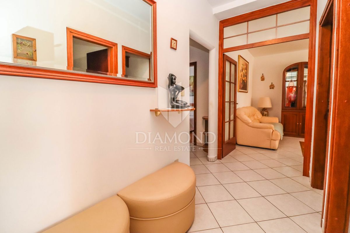 Rovigno, dintorni, bella casa con giardino vicino al mare