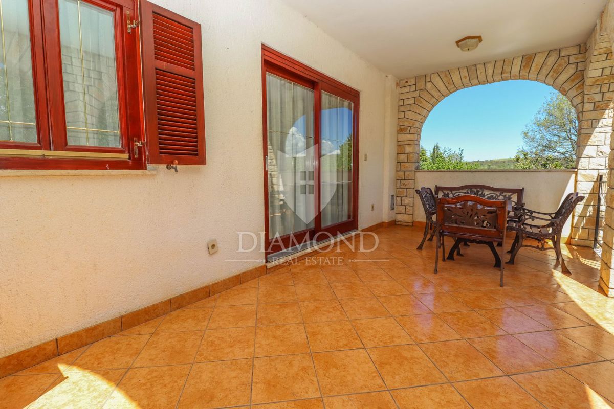 Rovigno, dintorni, bella casa con giardino vicino al mare
