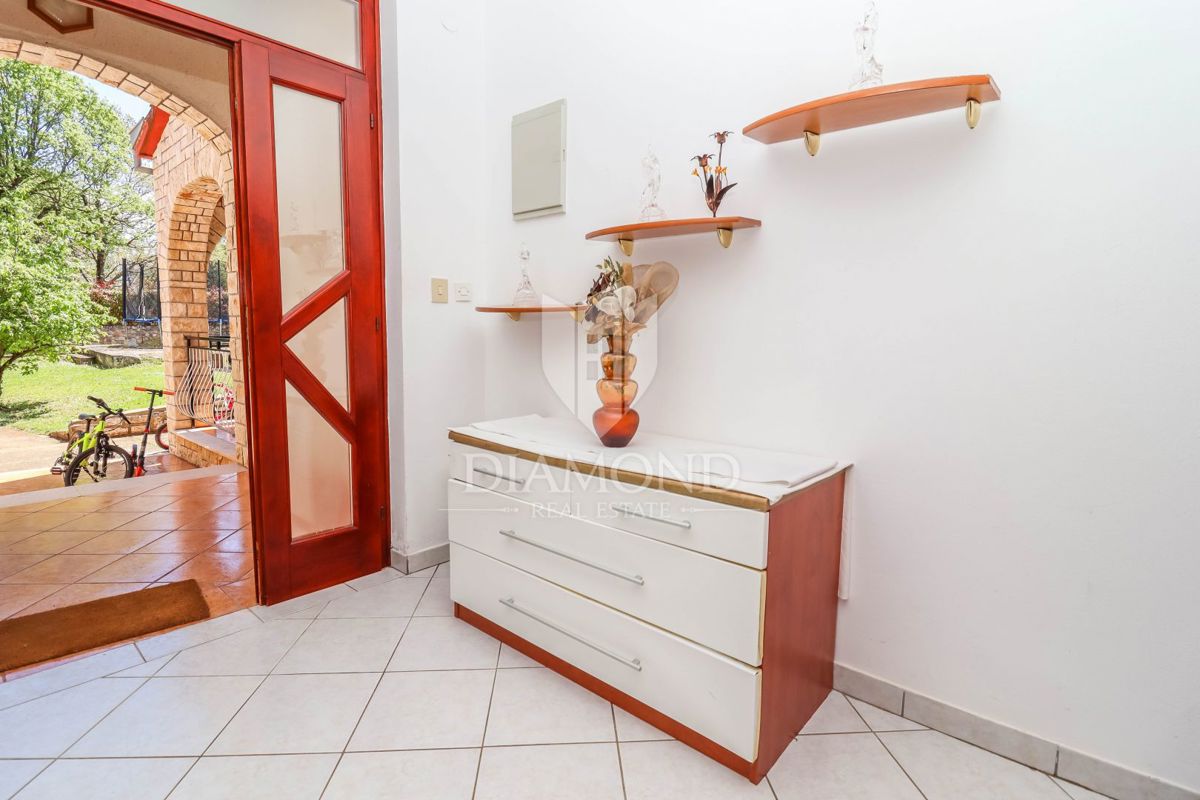 Rovigno, dintorni, bella casa con giardino vicino al mare